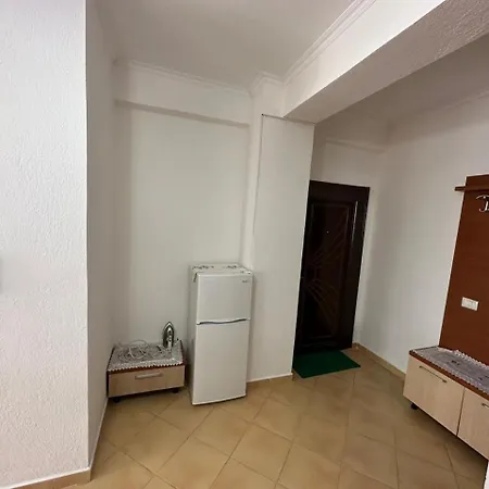 Taulant Apartment *
