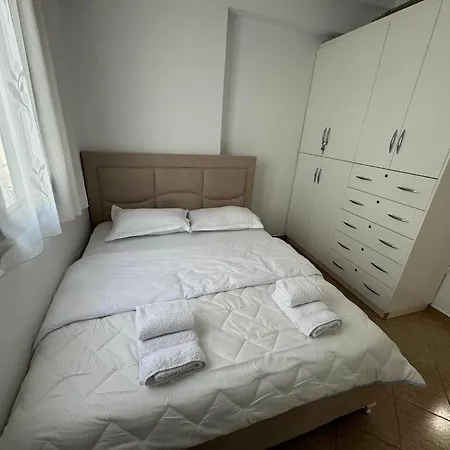 Taulant Apartment *